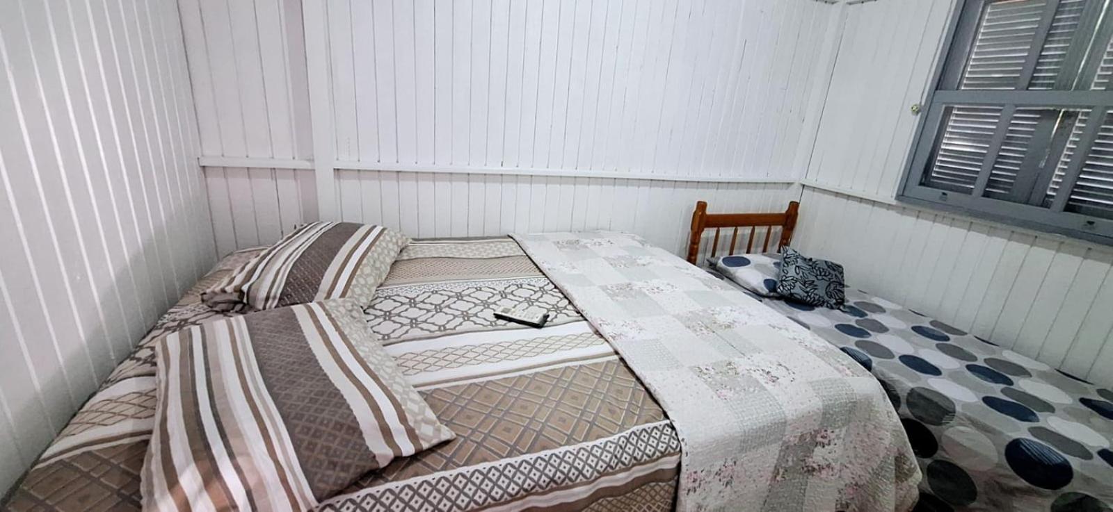 Villa Casa De 2 Quartos Com 2 Ares-Condicionados Em Torres-Rs - Na Mais Bela Praia Gaucha - Cozinha - Banheiro - Tv Smart 32 E Wi-Fi - Estacionamento - Anfitria Superhost No Bnb Exterior foto
