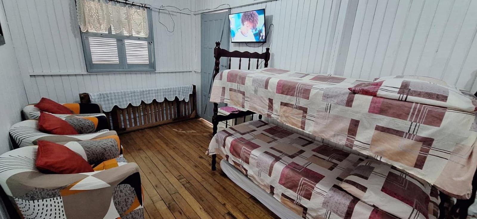 Villa Casa De 2 Quartos Com 2 Ares-Condicionados Em Torres-Rs - Na Mais Bela Praia Gaucha - Cozinha - Banheiro - Tv Smart 32 E Wi-Fi - Estacionamento - Anfitria Superhost No Bnb Exterior foto